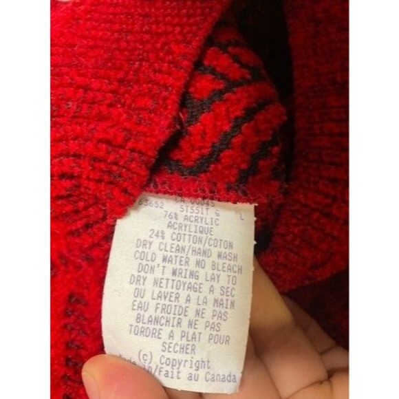VTG Tundra Canada Red/Black 3D Textured Knit CrewNeck Sweater Men Size Large - Picture 4 of 9
